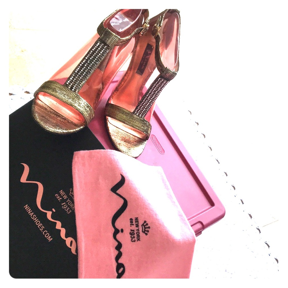 NINA Ursula Gold Metallic shoes size 8.5 US